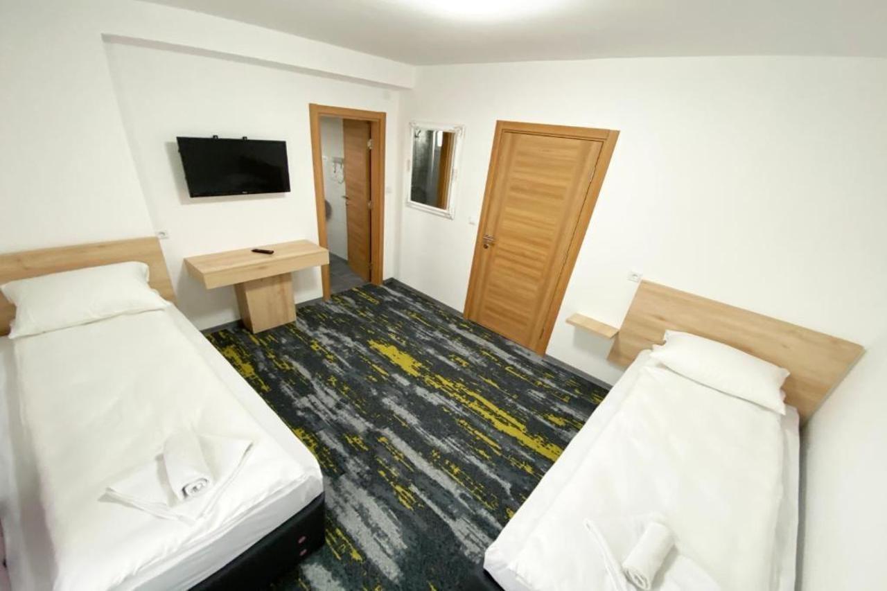 Hotel Suljovic Илиджа Экстерьер фото