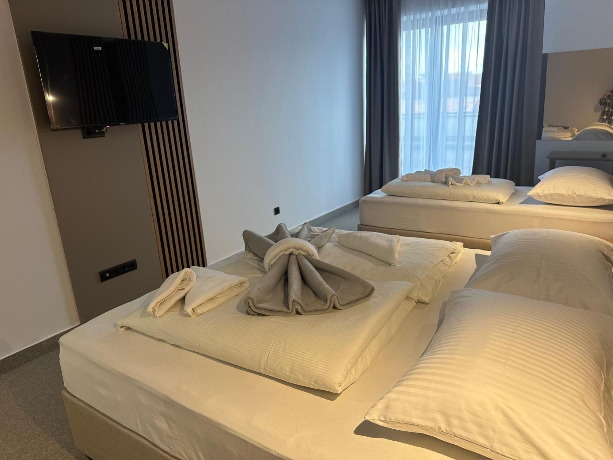 Hotel Suljovic Илиджа Экстерьер фото