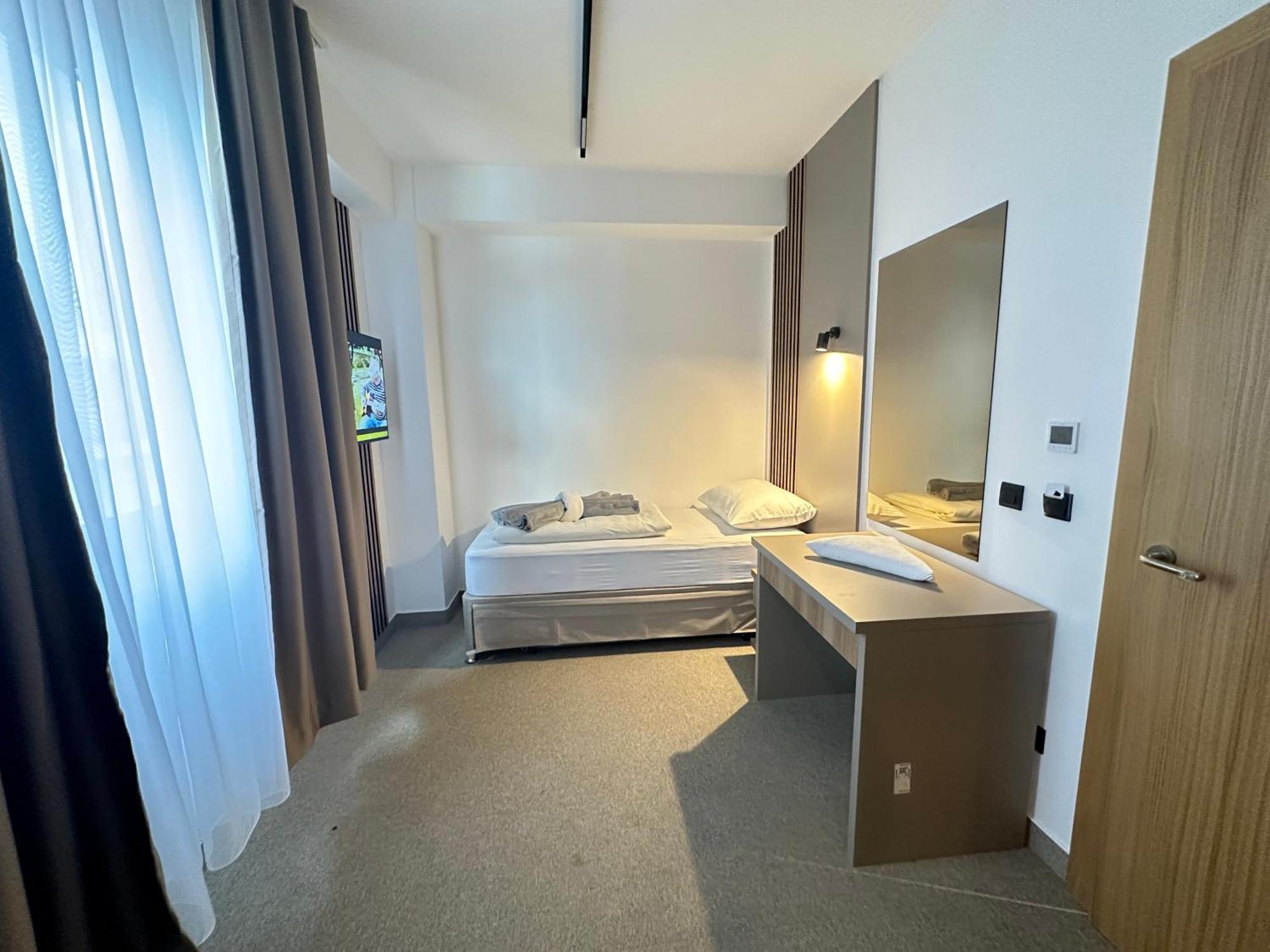 Hotel Suljovic Илиджа Экстерьер фото