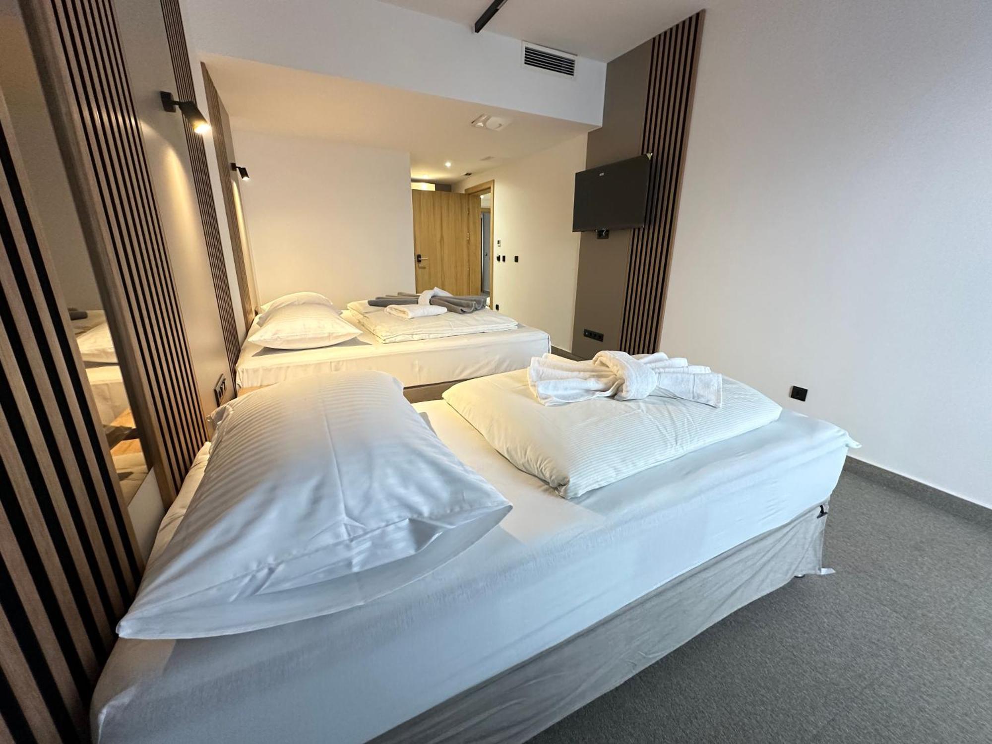 Hotel Suljovic Илиджа Экстерьер фото