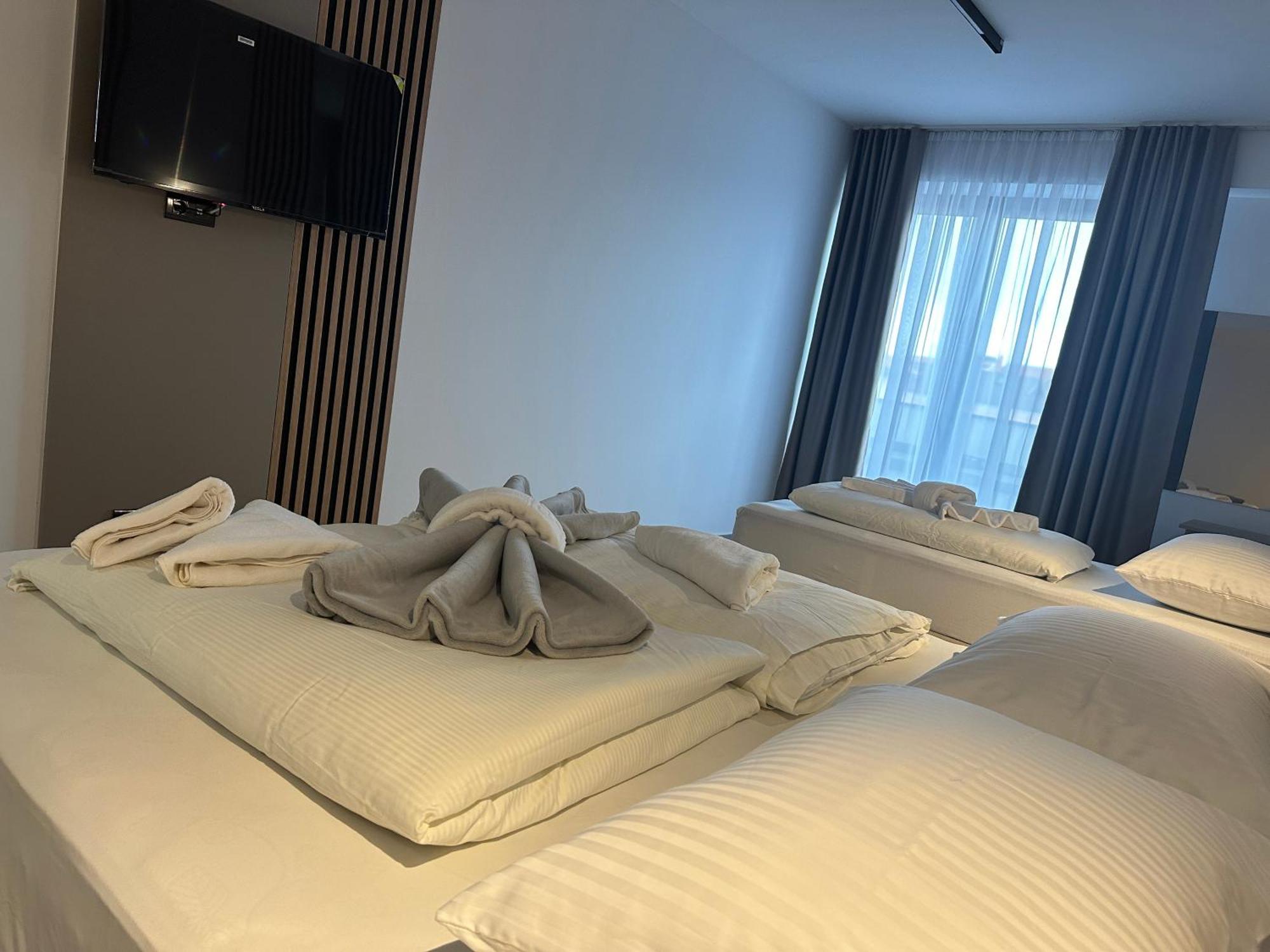 Hotel Suljovic Илиджа Экстерьер фото